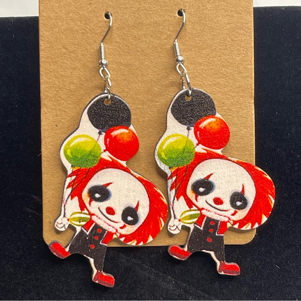 NWOT Clown with balloons earrings